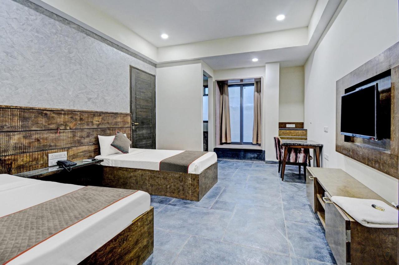Oyo 80372 Townhouse 413 4* Jaipur