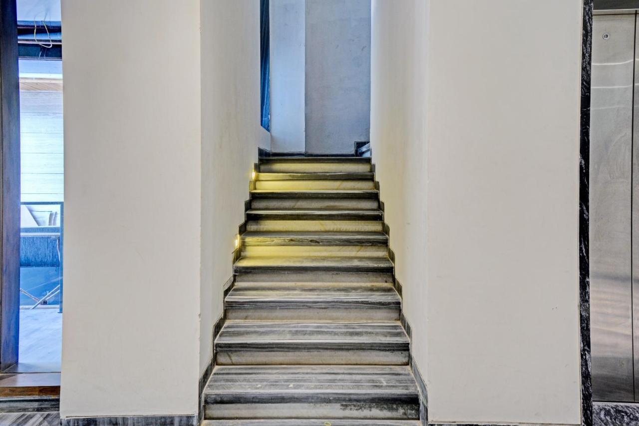 Hotel Oyo 80372 Townhouse 413