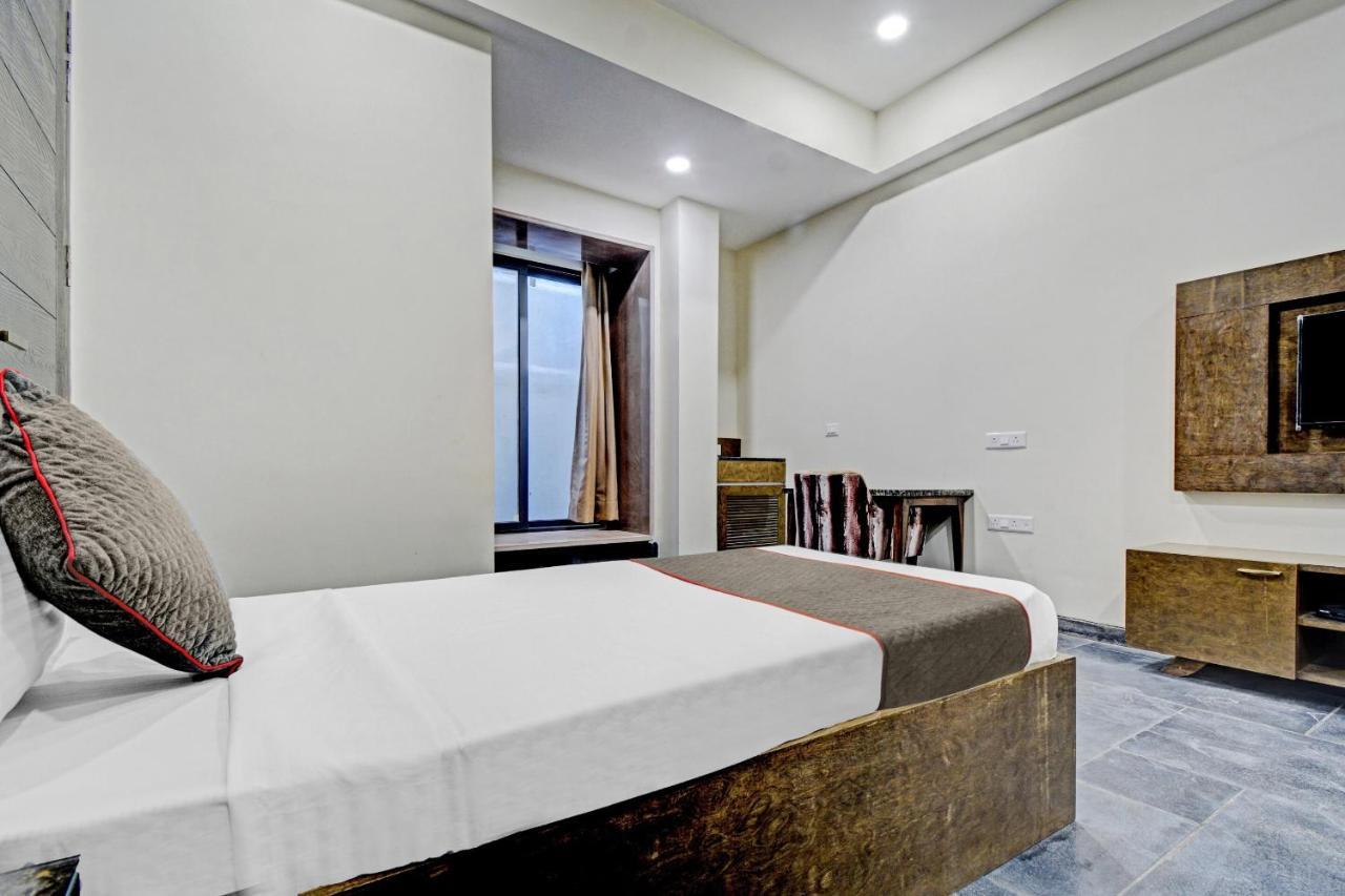 Oyo 80372 Townhouse 413 4* Jaipur