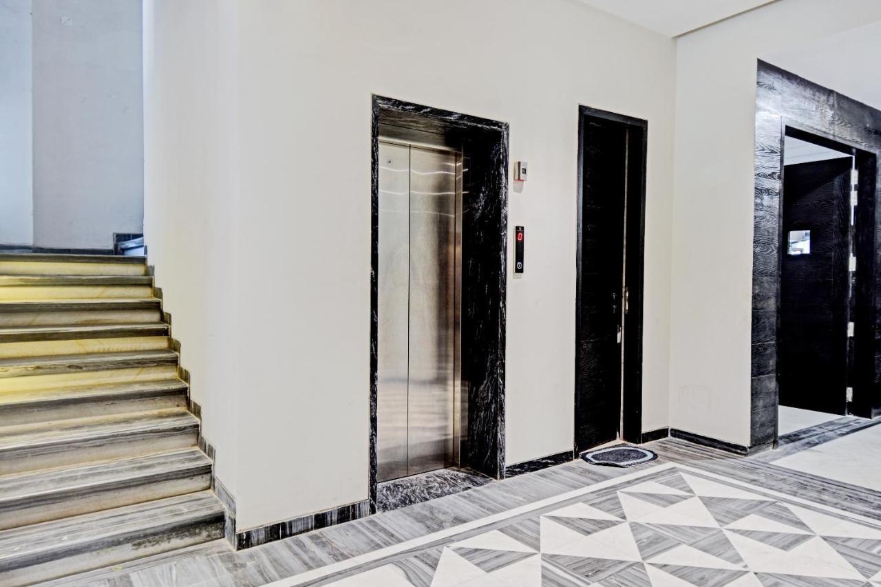 Hotel Oyo 80372 Townhouse 413