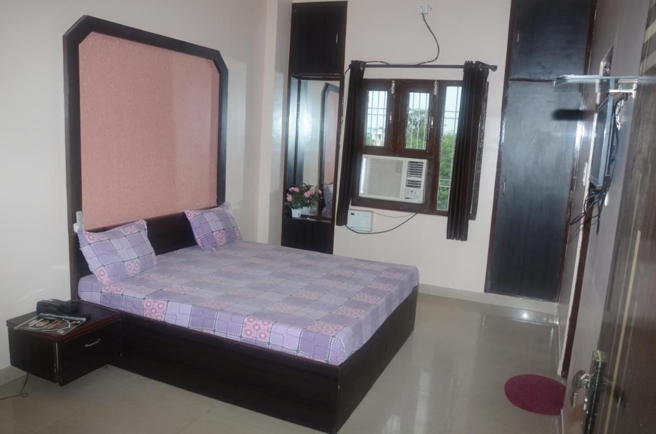 Oyo 71052 Shri Sai Paradise Hotel Jaipur