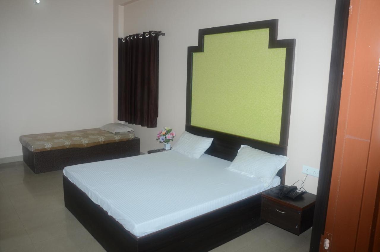 Hotel Oyo 71052 Shri Sai Paradise Jaipur