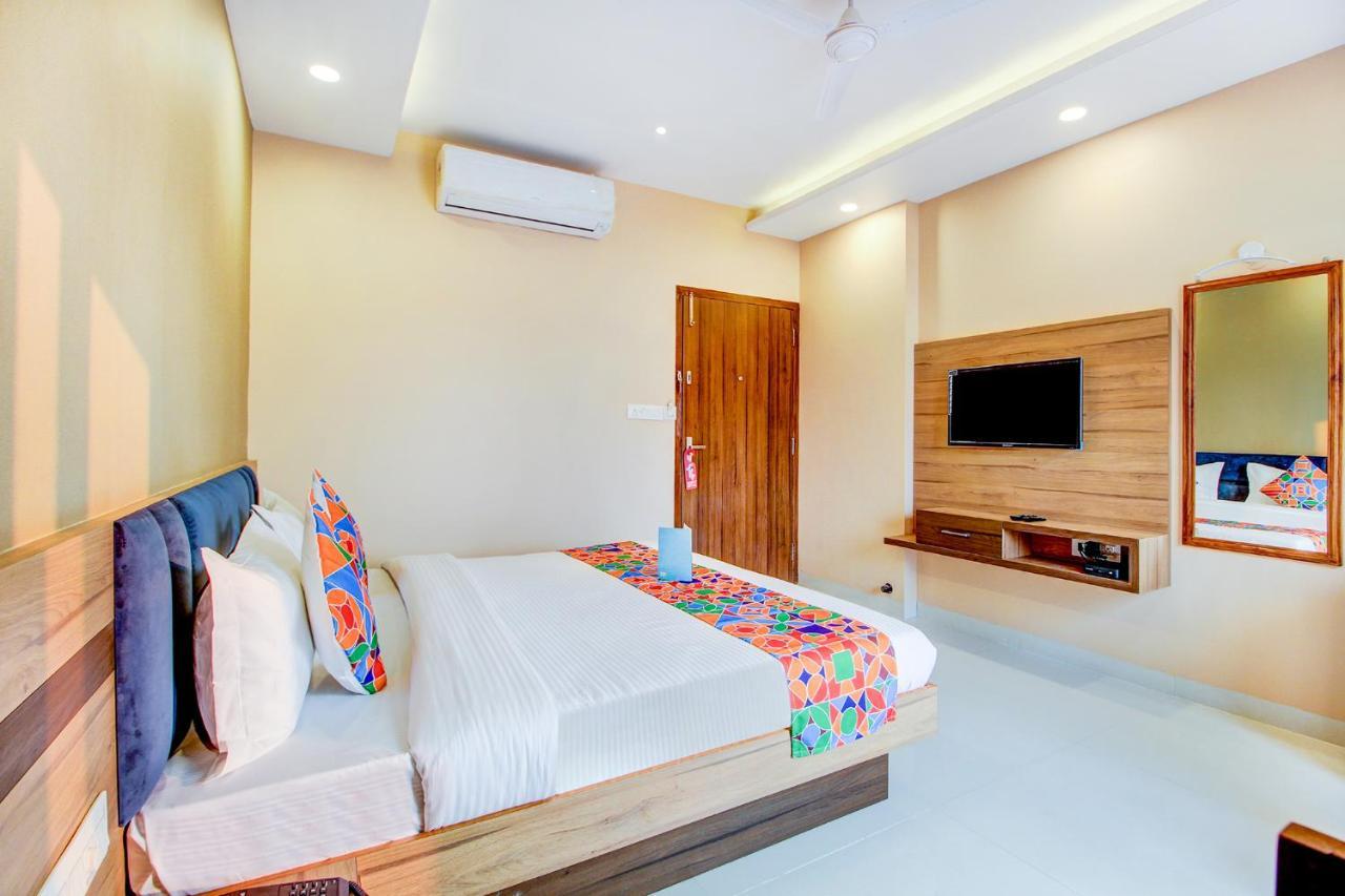 Hotel Fabhotel 7th Crossing Malviya Nagar