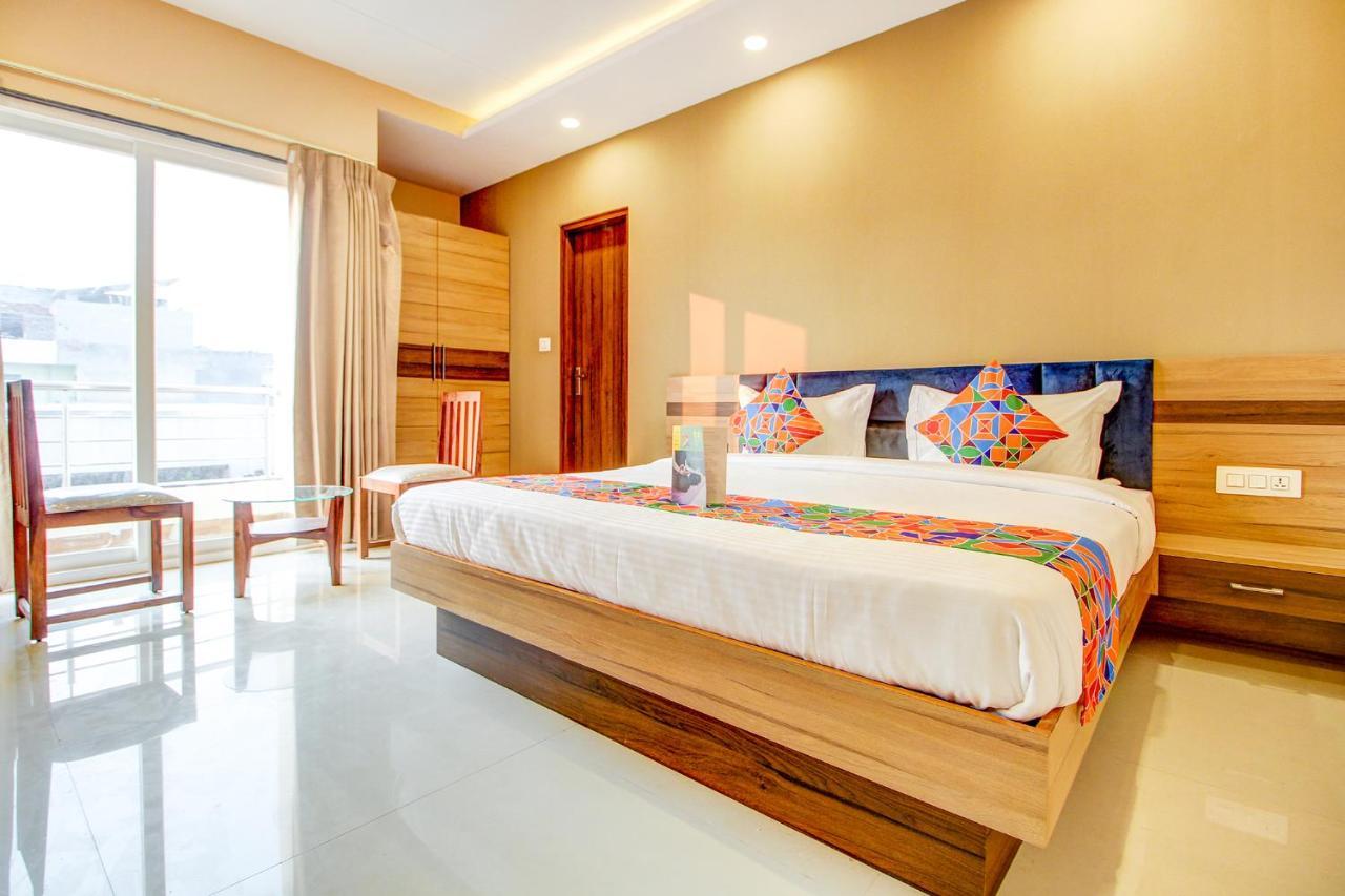 Hotel Fabhotel 7th Crossing Malviya Nagar