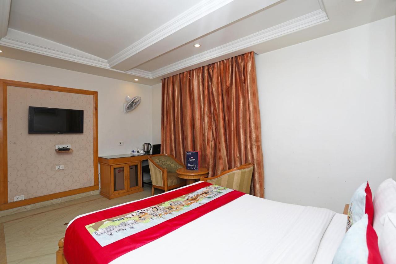 Oyo 5166 Crystal Hotel 3*