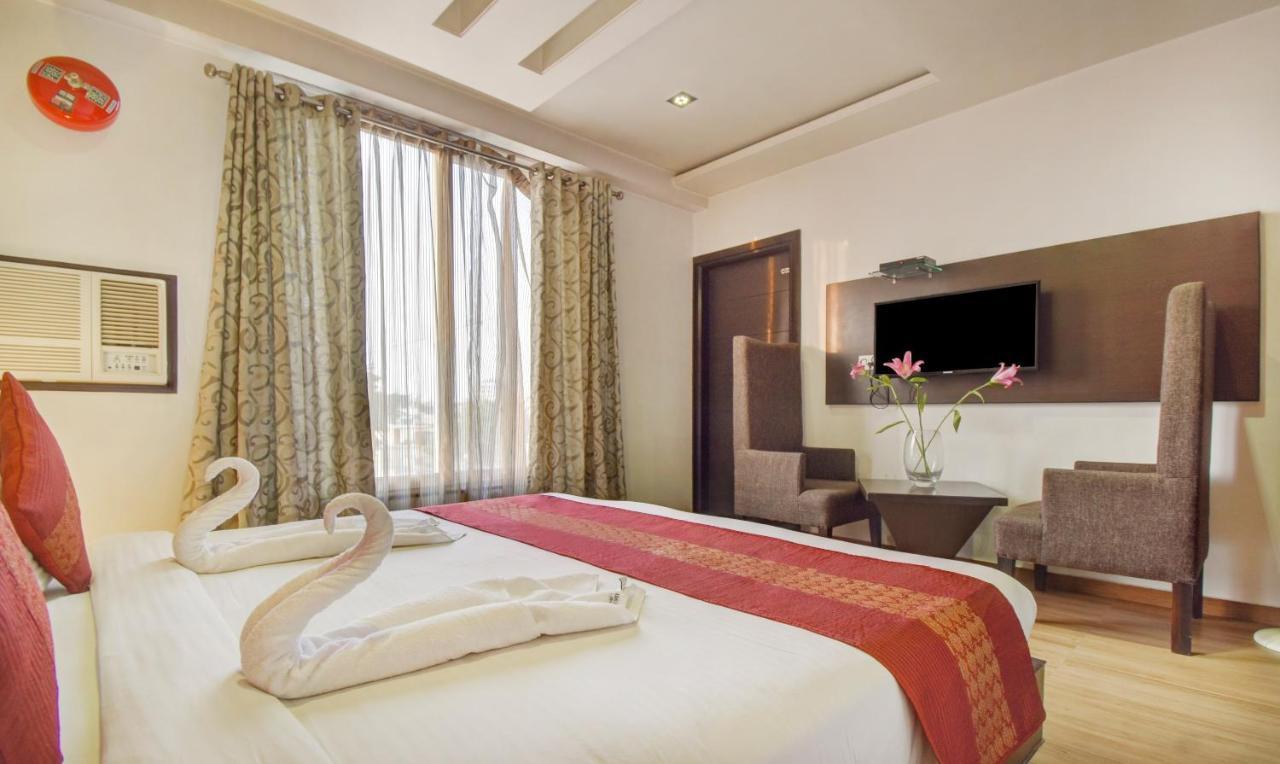 Raya Hotel 3*