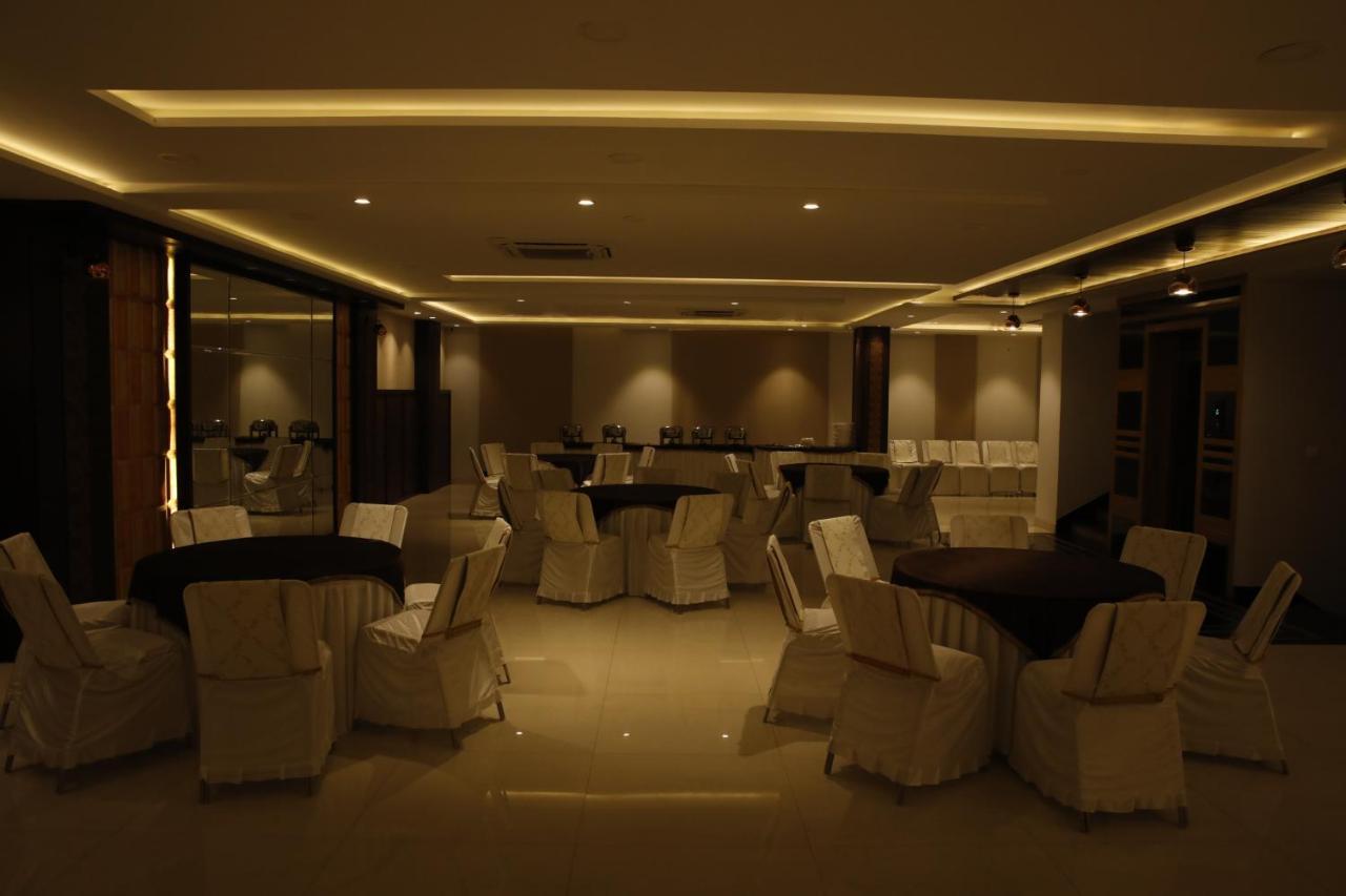 Hotel Ka10 Square & Banquets