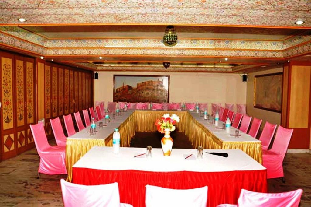 Aashish 2* Jaipur