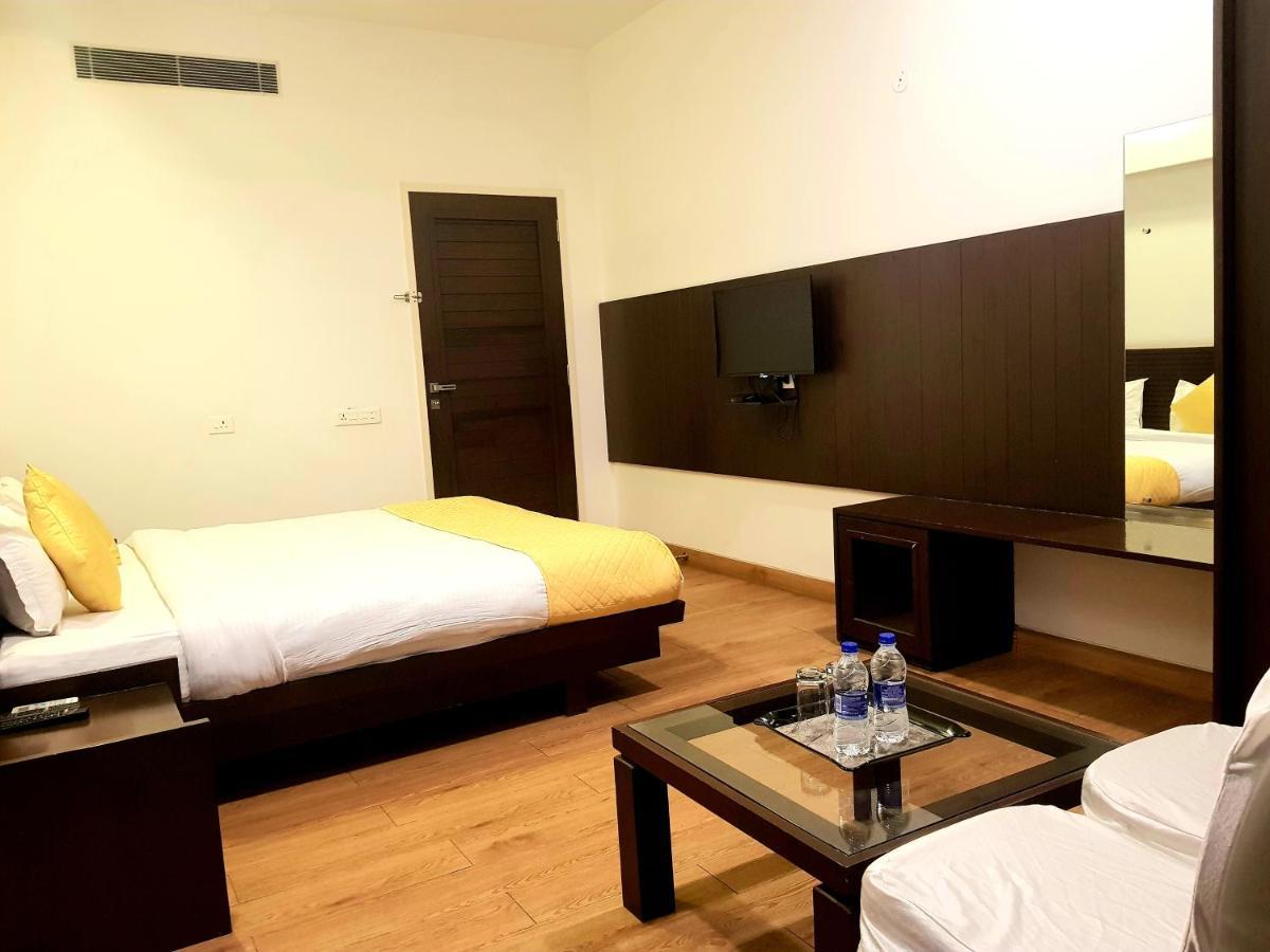 Vasudha Palace Hotel 3*