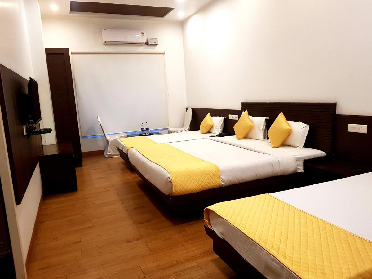 Vasudha Palace Hotel 3*