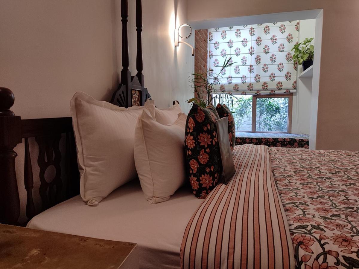 Mukam, Boutique 3*