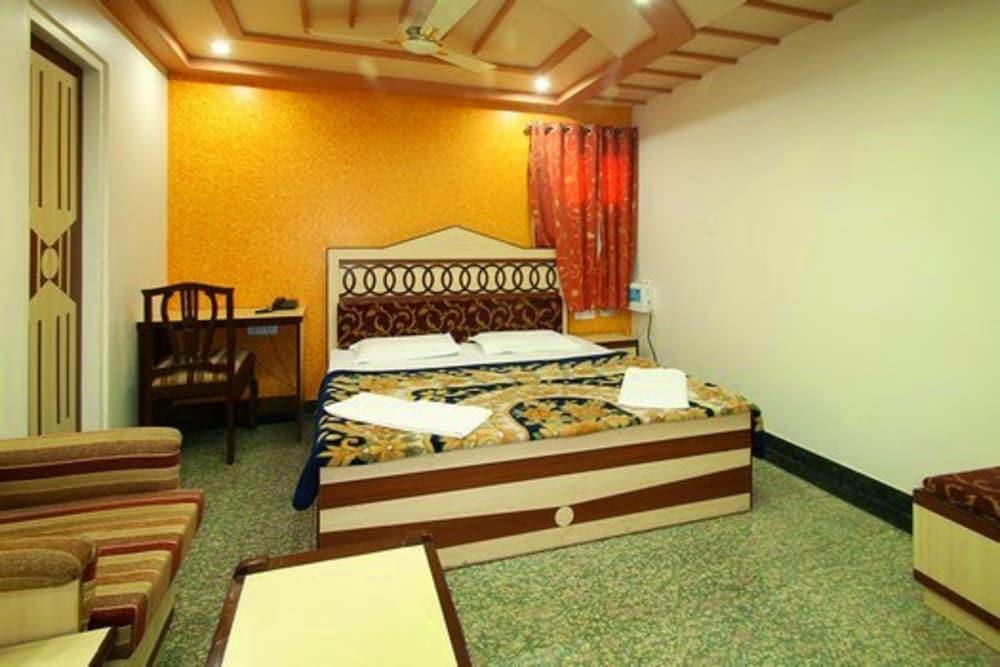 Kalyan 3*