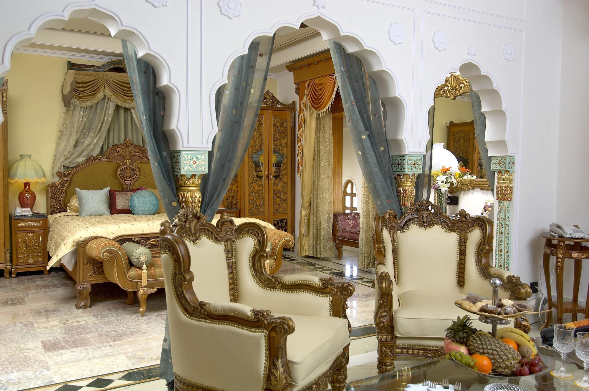 Resort Shiv