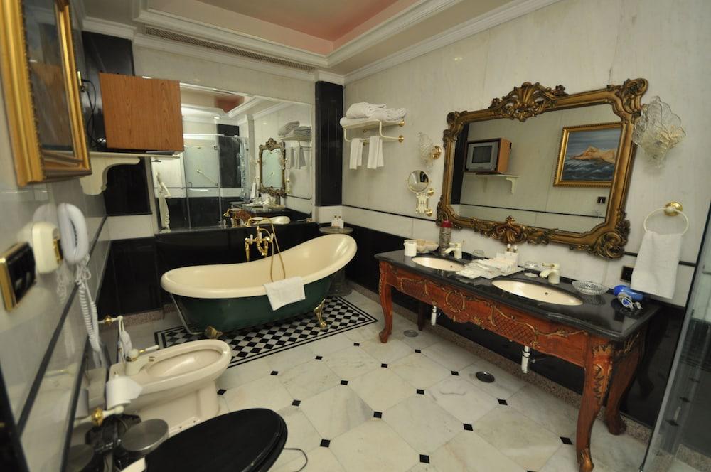 Shiv Resort 5*