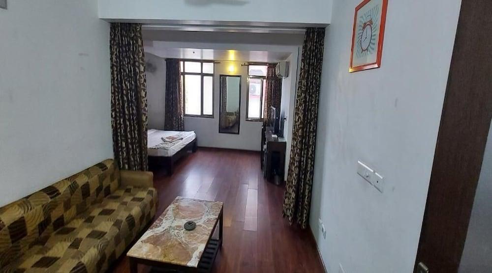 Hotel Rnb Center