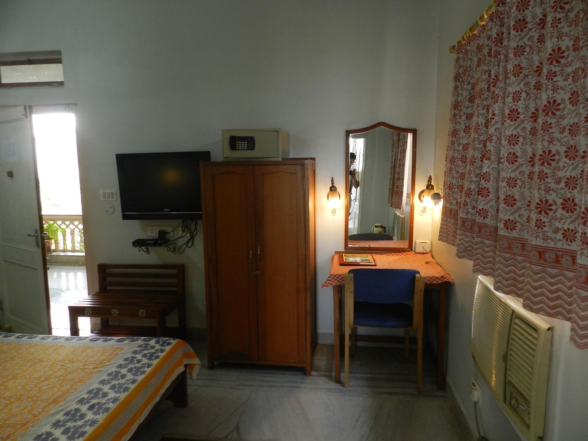 Hotel Tara Niwas