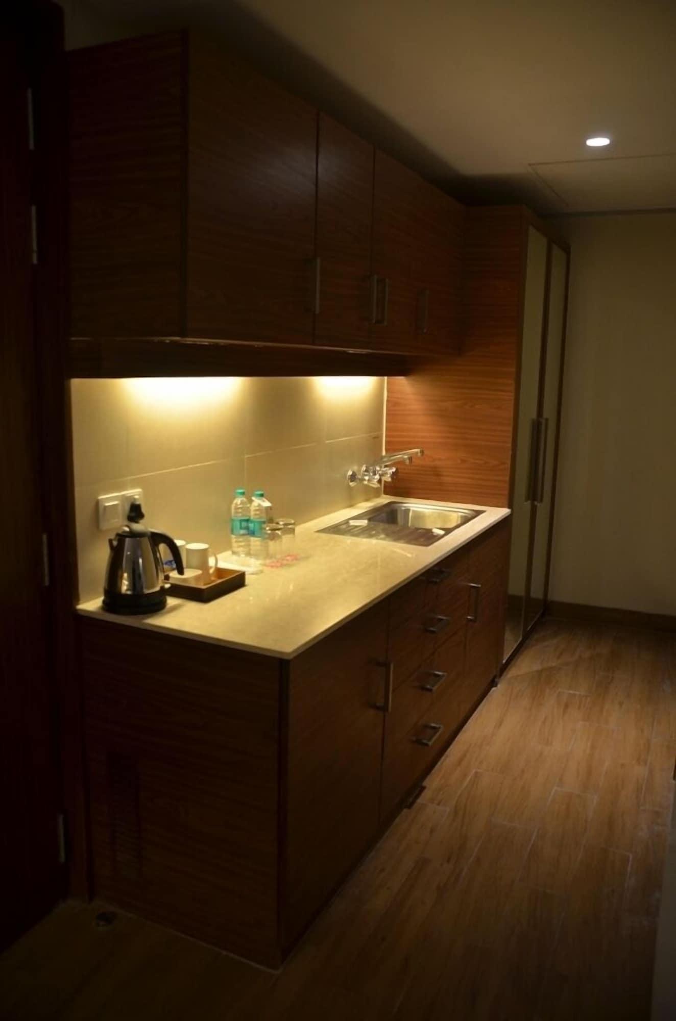 The Lalit Traveller- Airport Hotel 3*
