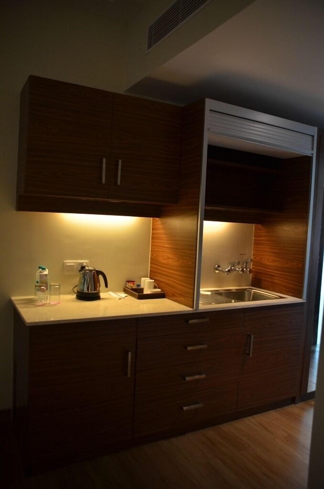 The Lalit Traveller- Airport Hotel Jaipur