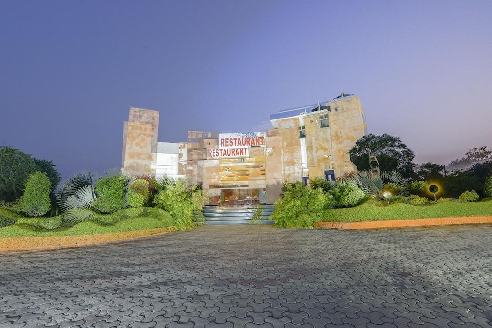 Shivam Resort And Hotel Resort Jaipur