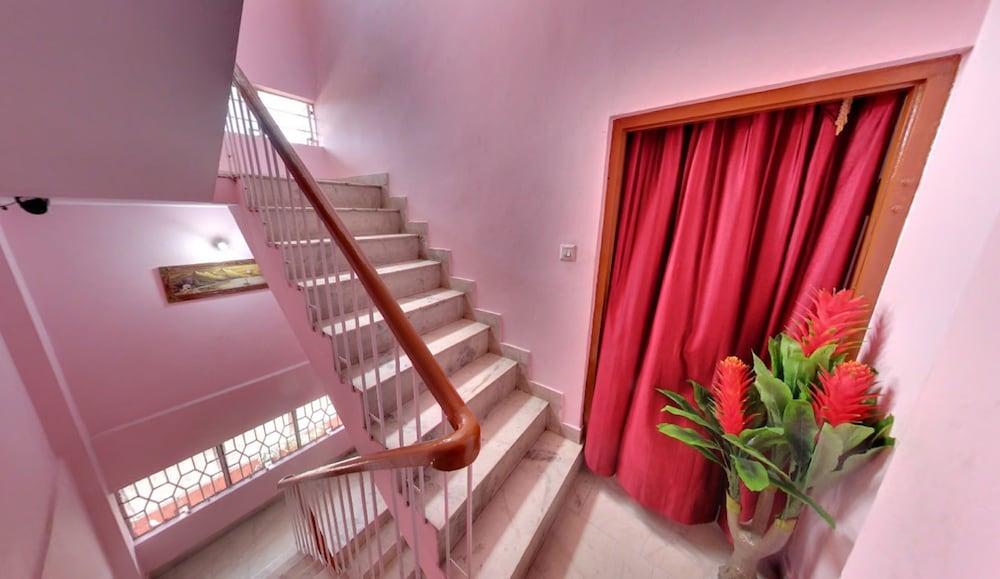 Super Oyo Flagship 72253 Jai Maa Palace Hotel 2*