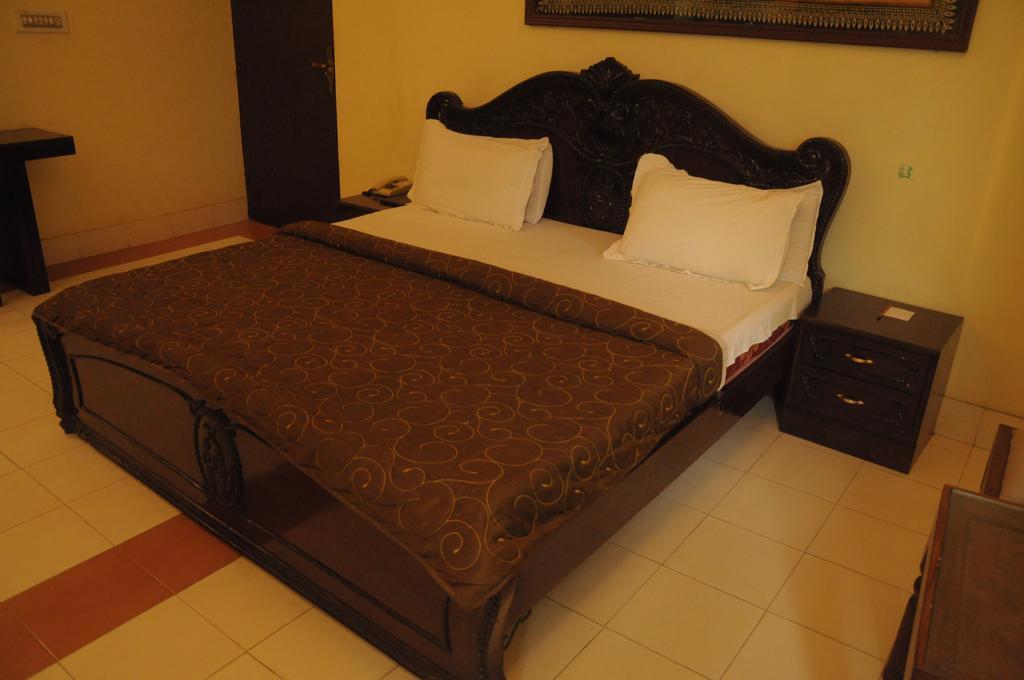 Oyo 15214 Mahal Rajwada Resort 3*