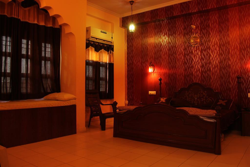 Oyo 15214 Mahal Rajwada Resort 3*