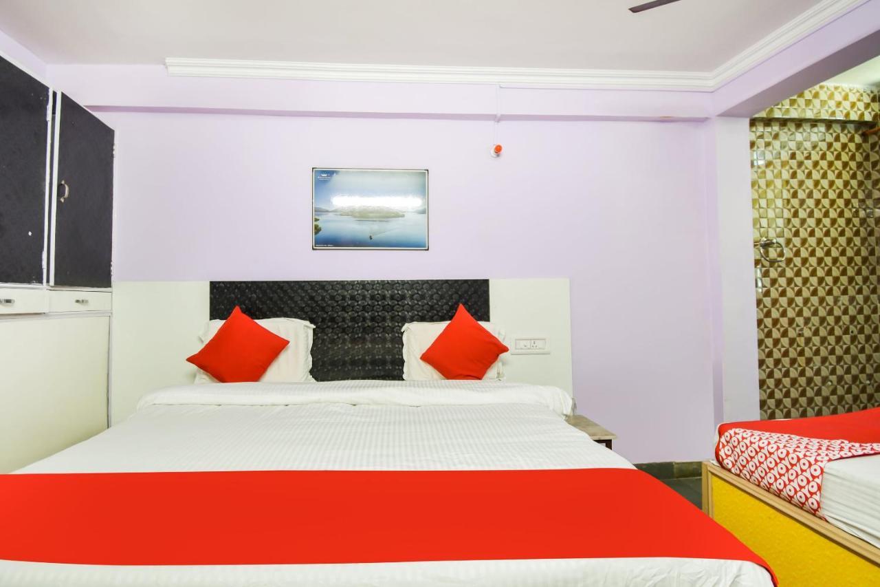 Oyo 69559 New Mahesh 3*