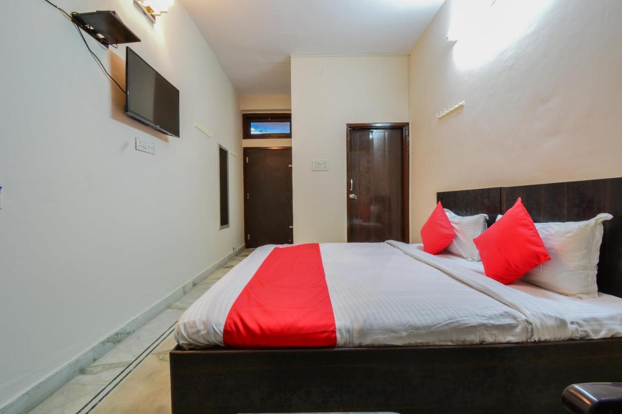 Hotel Oyo 19463 Sapphire Palace
