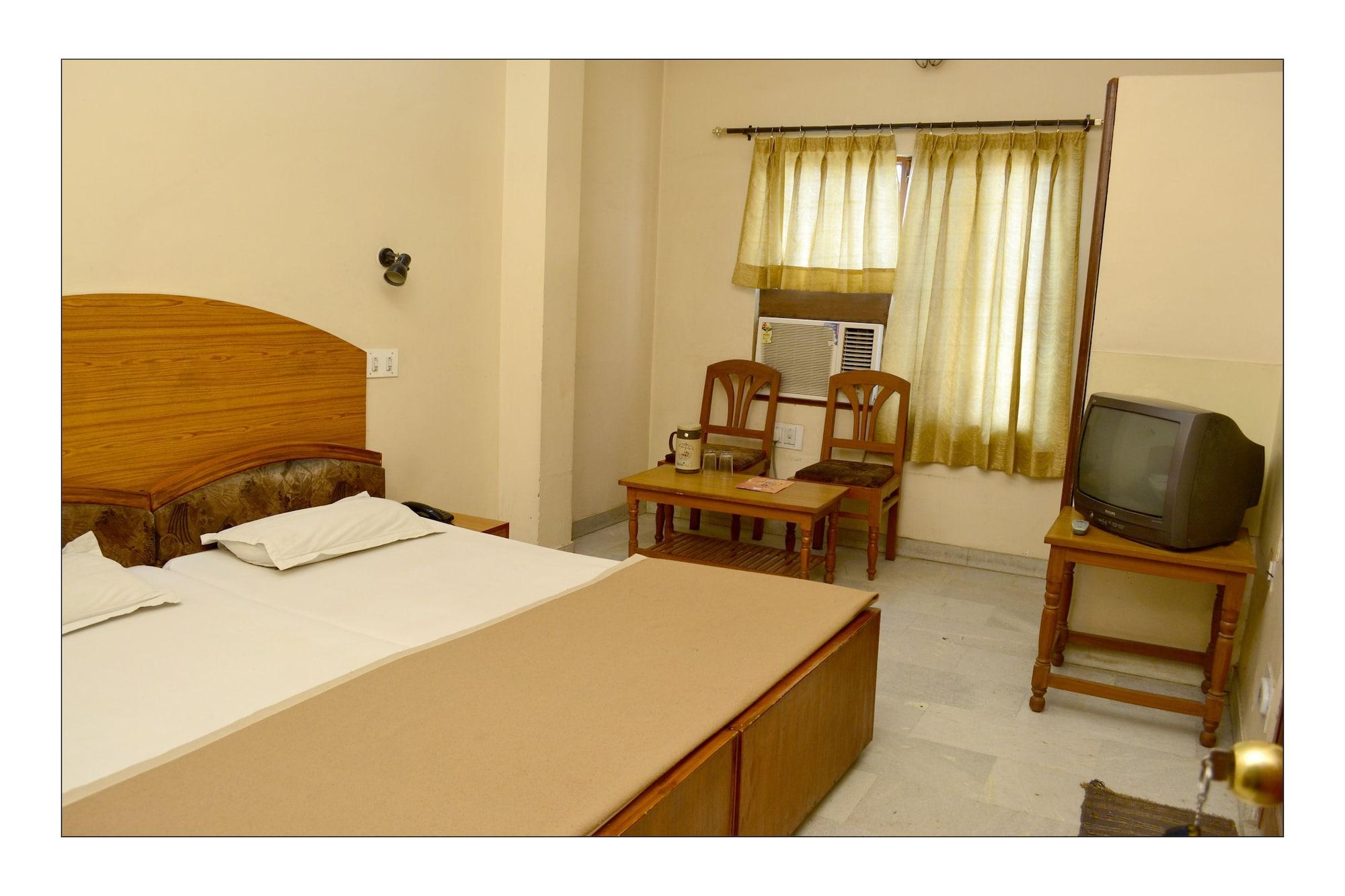 Raghav Palace Hotel