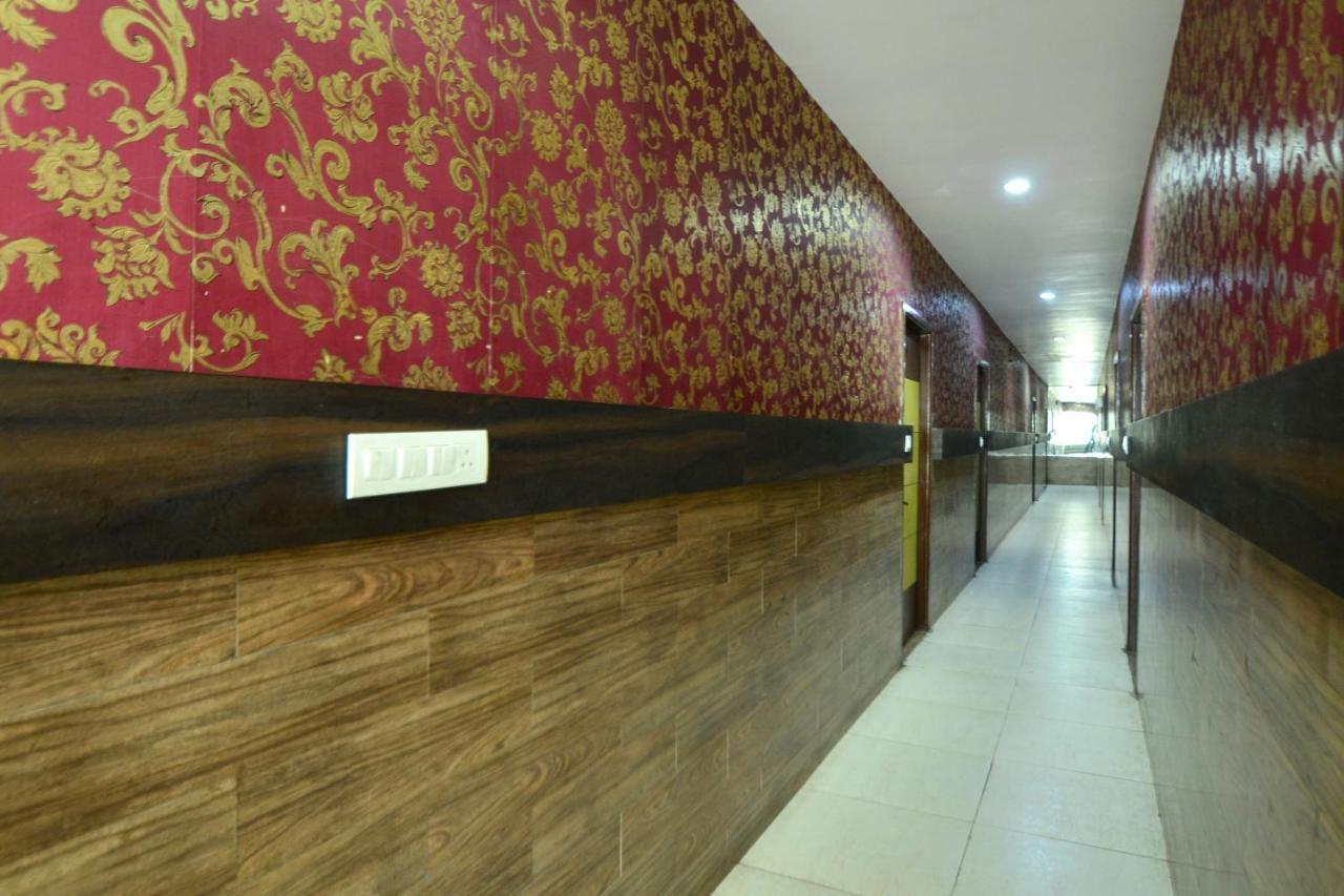 Hotel Oyo Flagship 24936 C-9