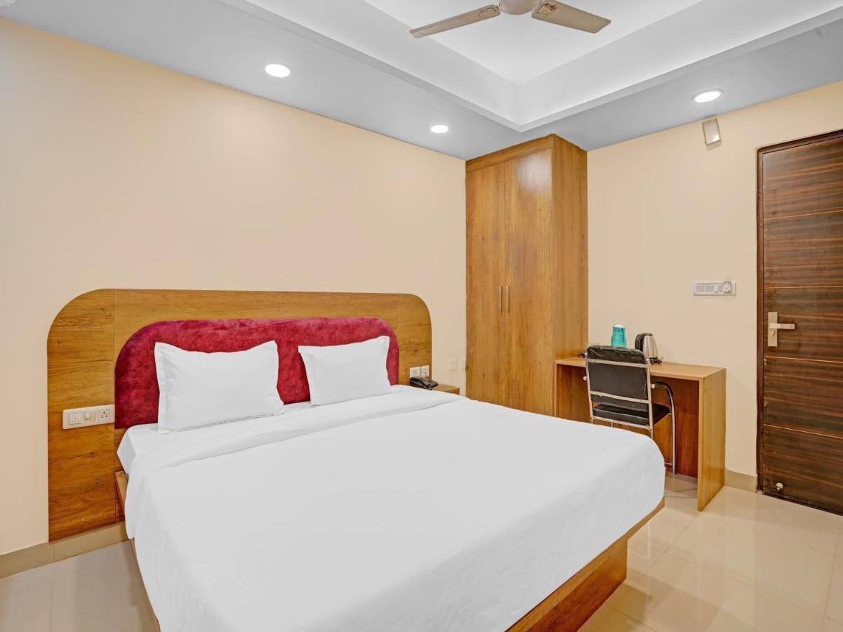 Townhouse 821 Pinkcity Prime Hotel