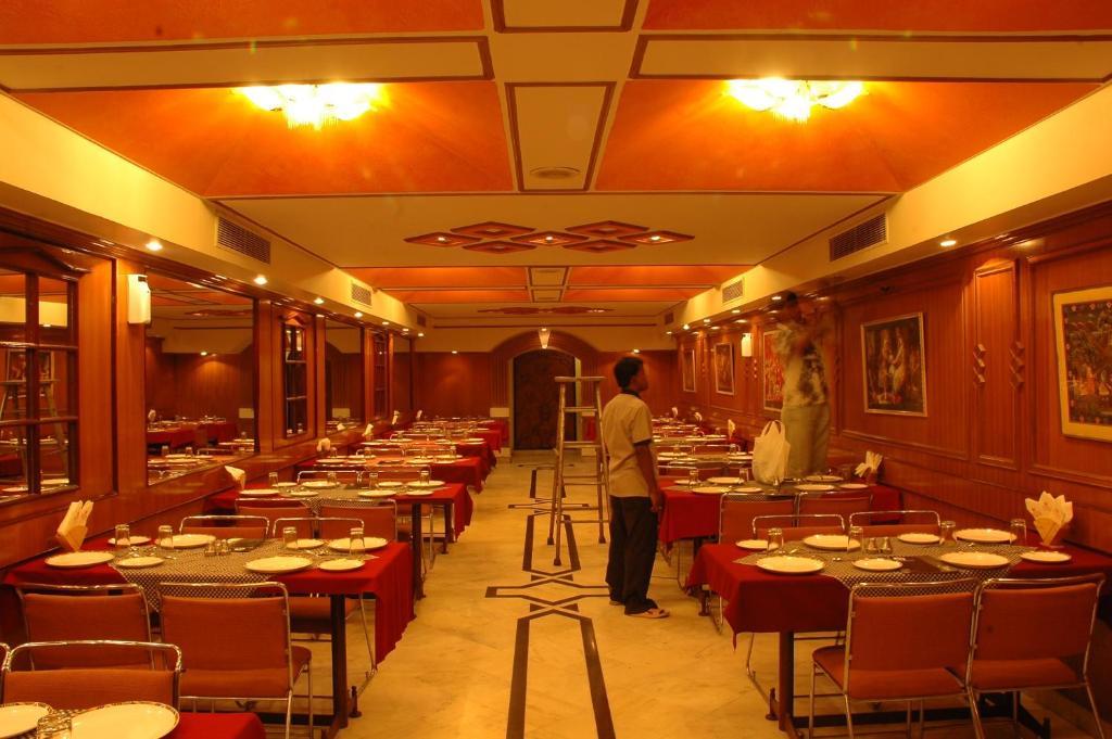 Kohinoor Hotel 2*