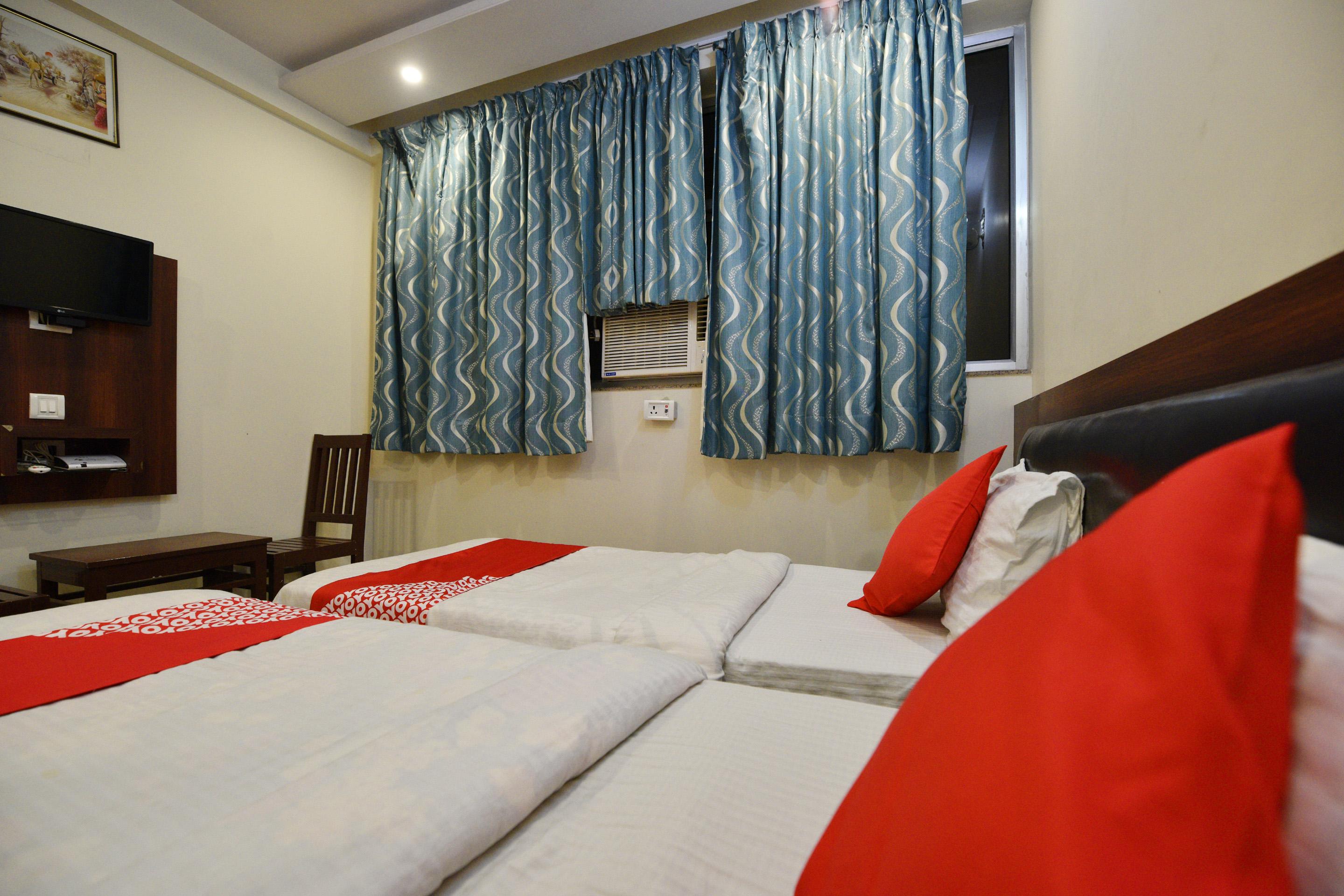 Oyo 3311 Apple 9 Hotel 2*