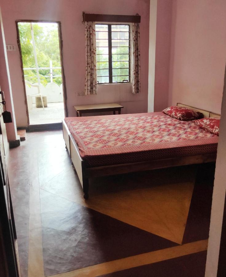 Jwala Niketan Guesthouse Private Rooms *