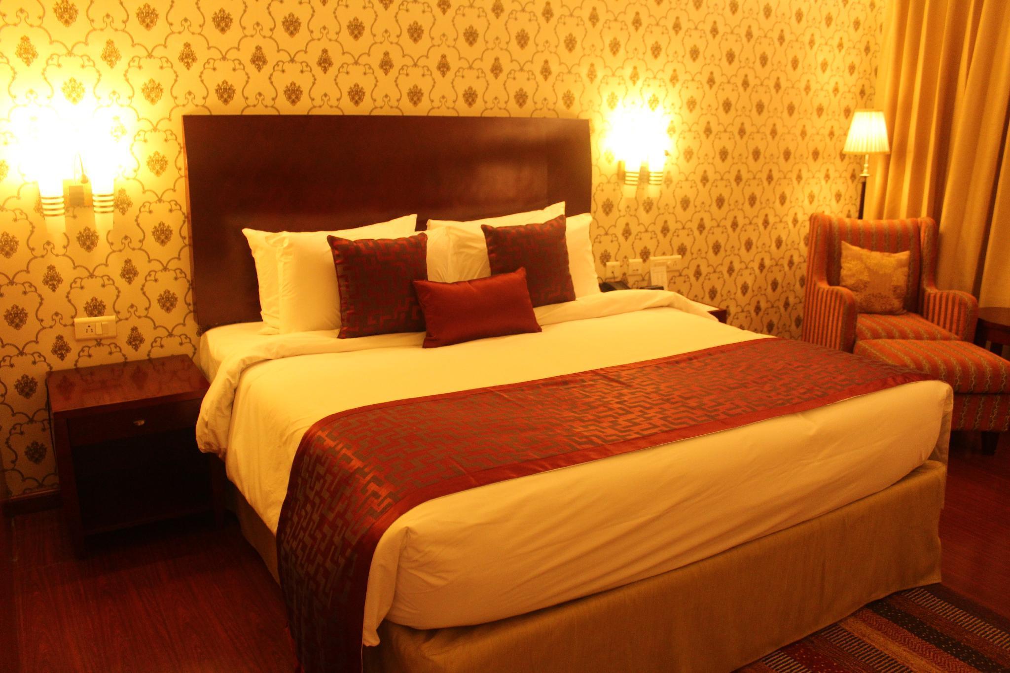 Ramada By Wyndham Jaisinghpura Hotel