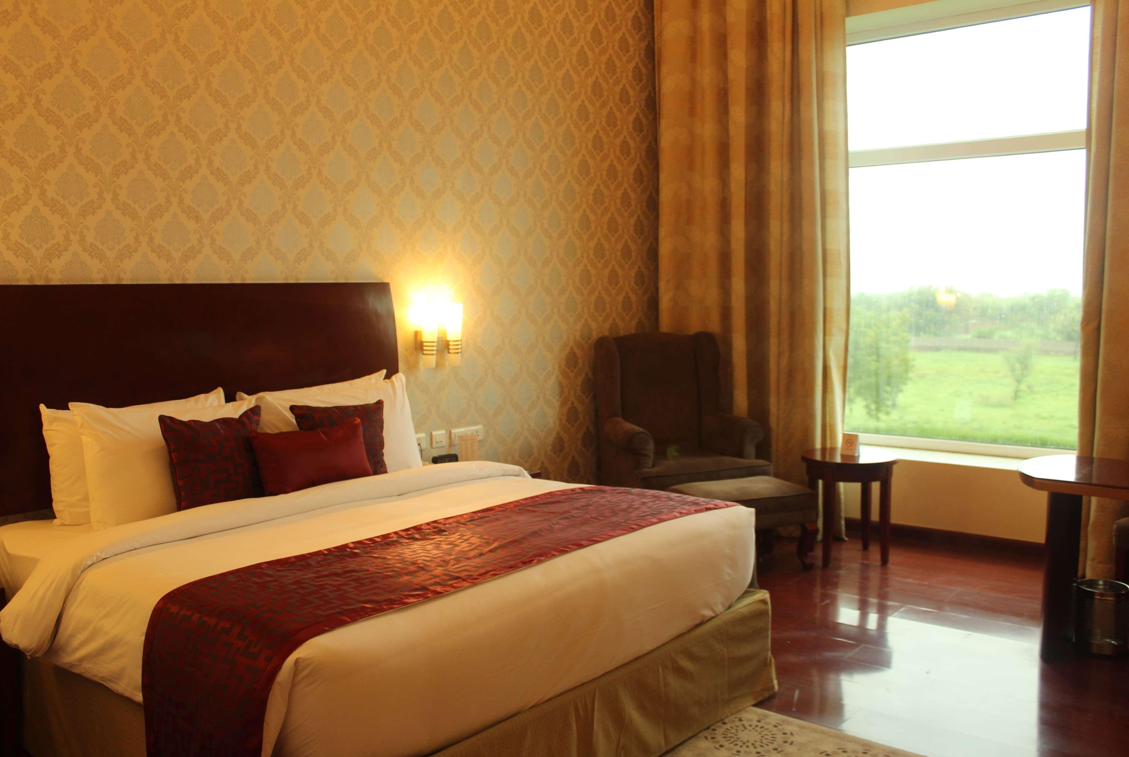 Ramada By Wyndham Jaisinghpura Hotel