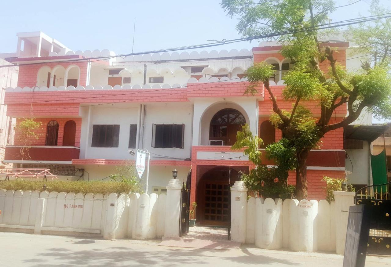 Jwala Niketan Guesthouse Private Rooms *