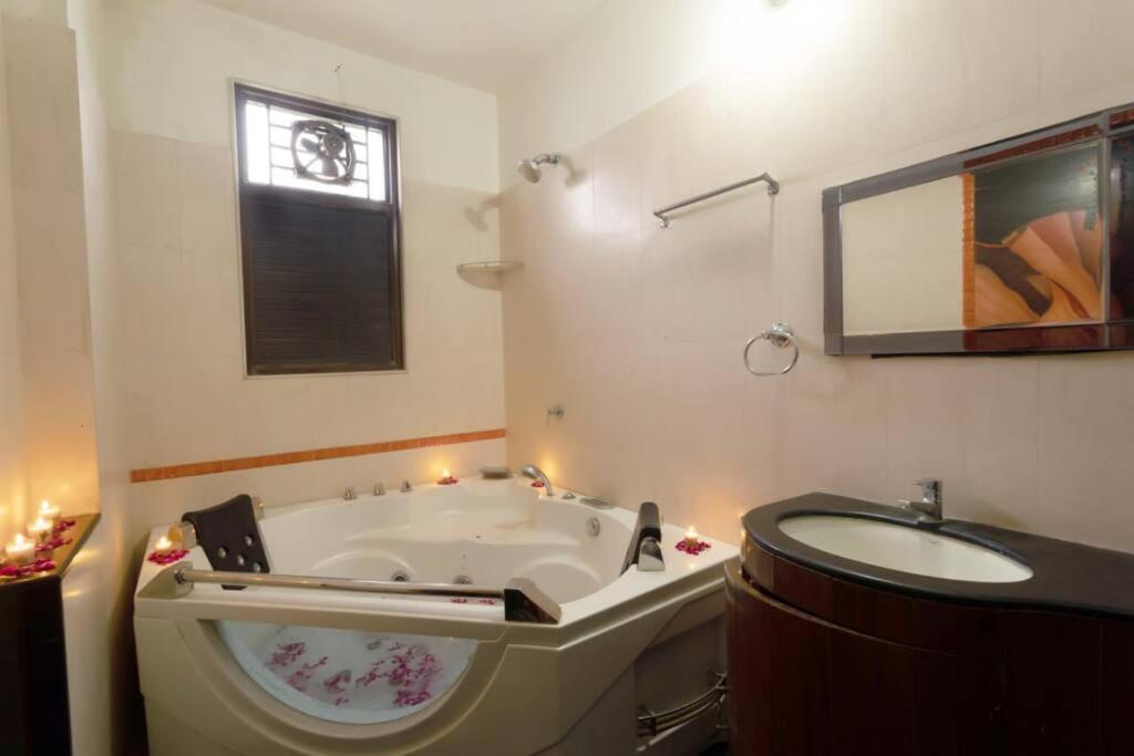 Luxaura 3bhk Pvt Loft Jaipur