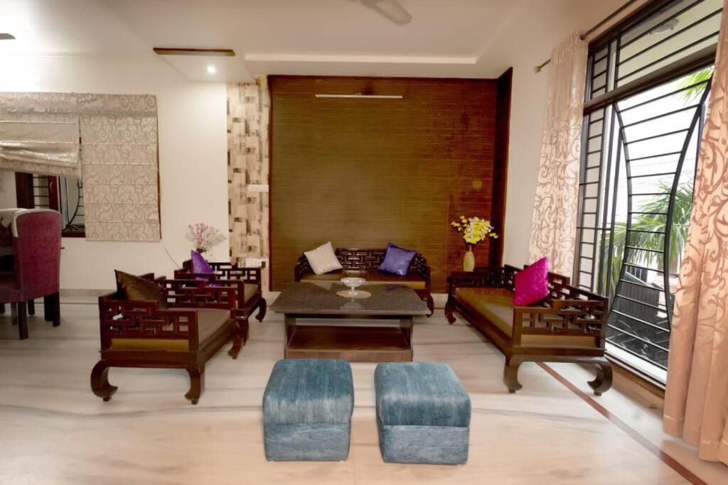 Luxaura 3bhk Pvt Loft