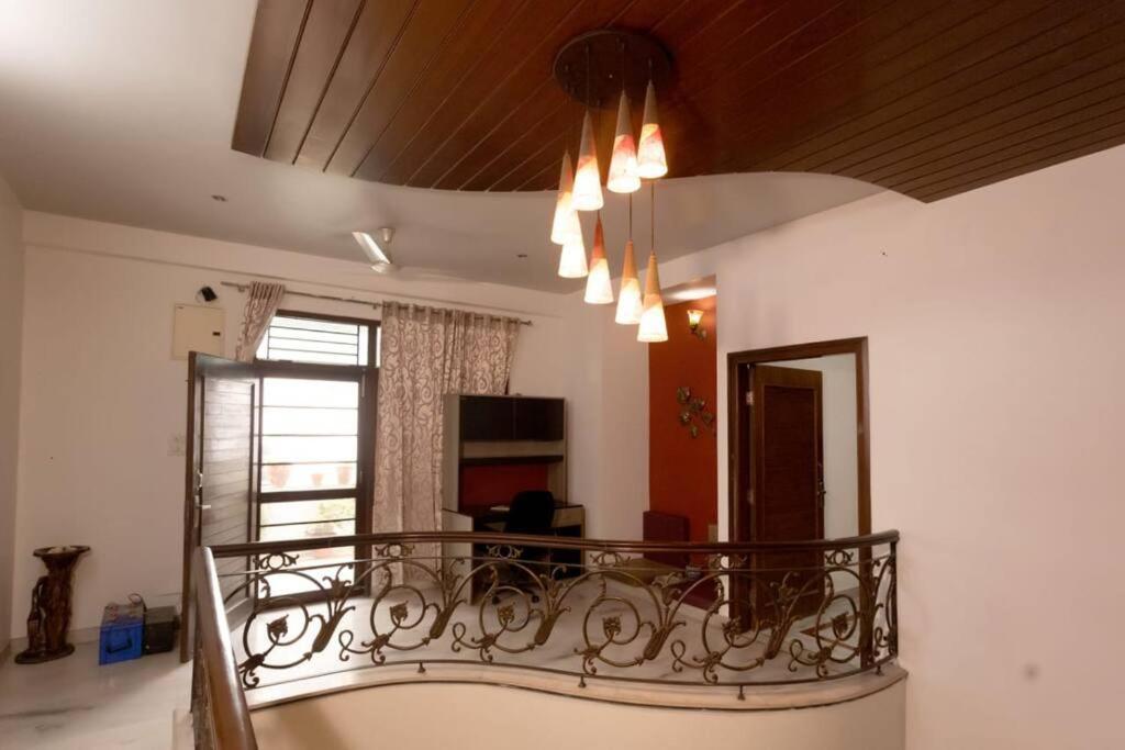 Villa Luxaura 3bhk Pvt Loft *