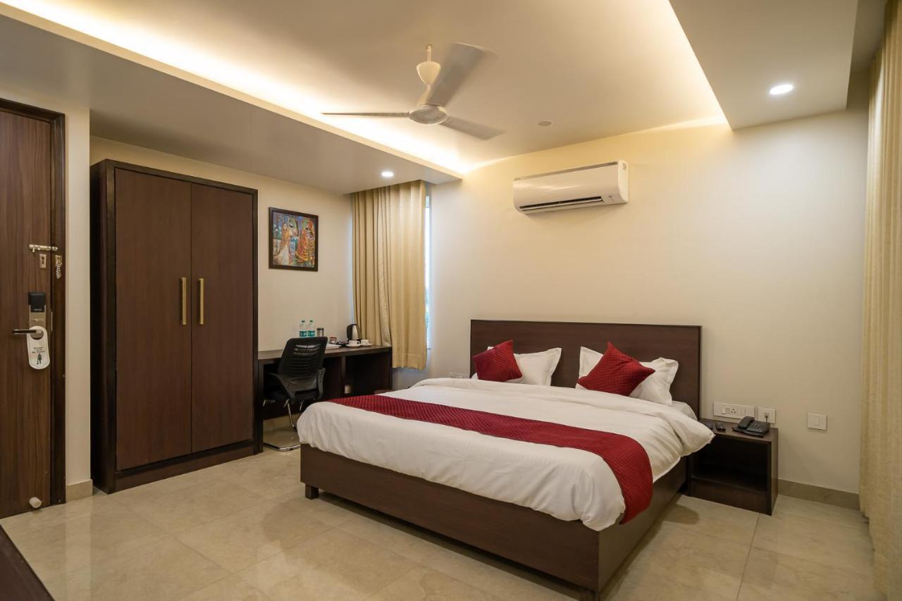 Hotel Sheerha Royal Residency-near Airport