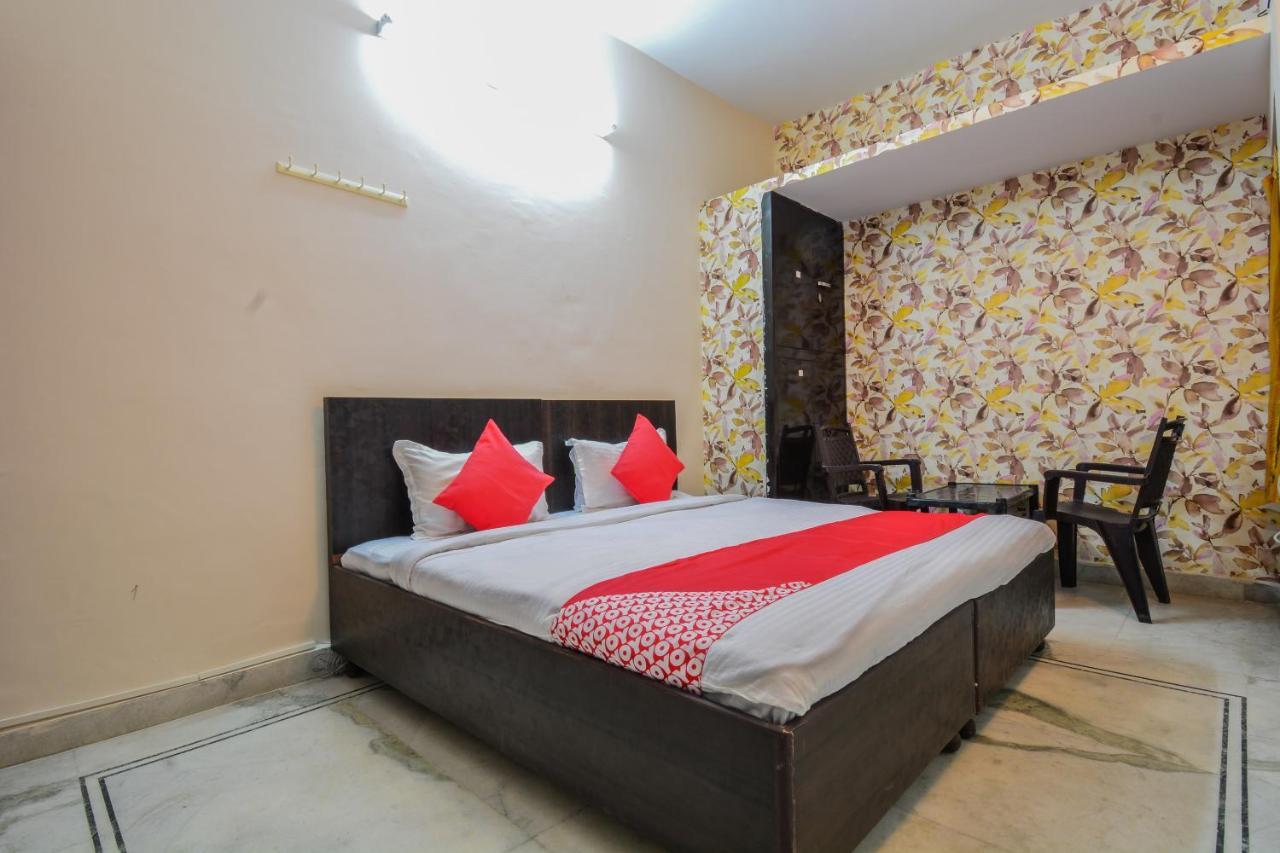 Hotel Oyo 19463 Sapphire Palace