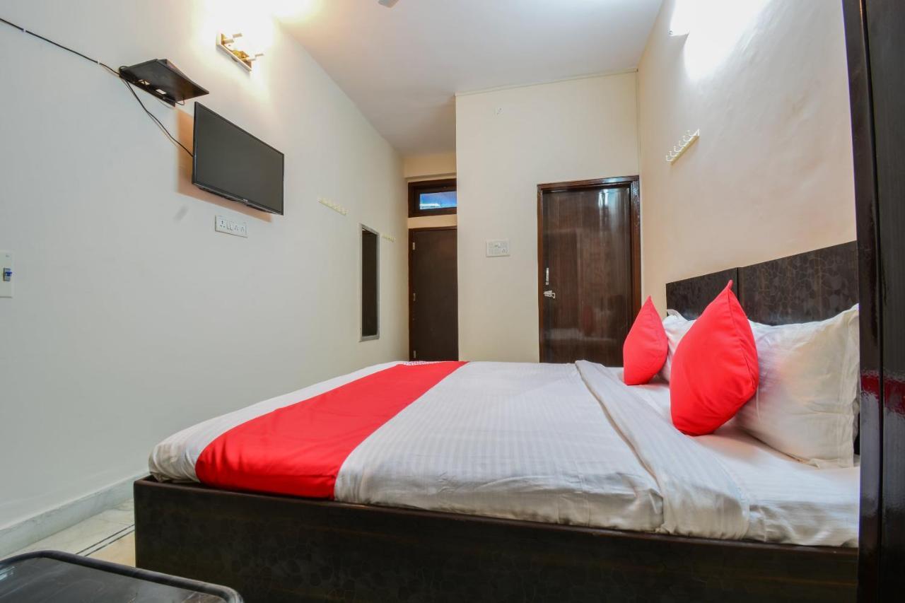 Hotel Oyo 19463 Sapphire Palace