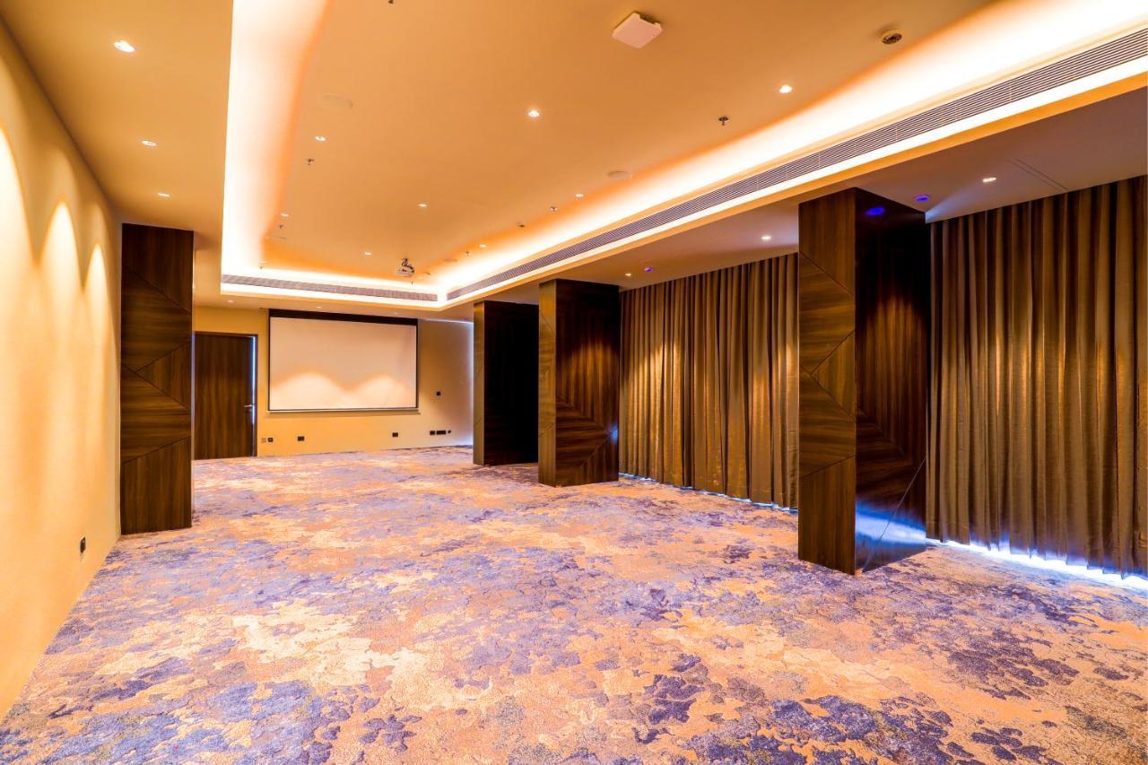Hotel 7 Apple Jal Mahal,