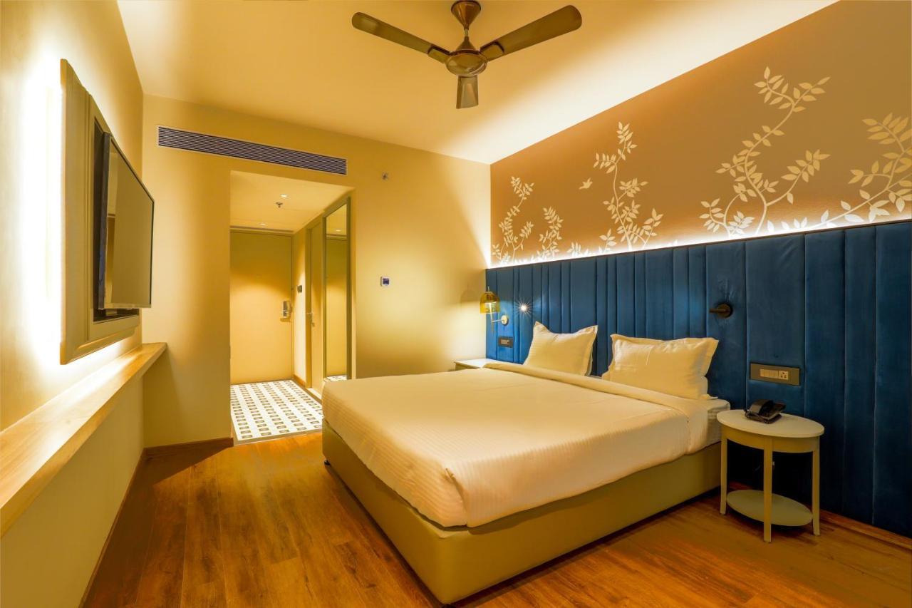 7 Apple Jal Mahal, Hotel