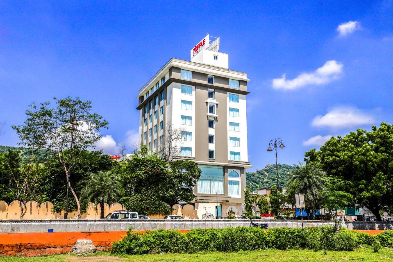Hotel 7 Apple Jal Mahal, 3*