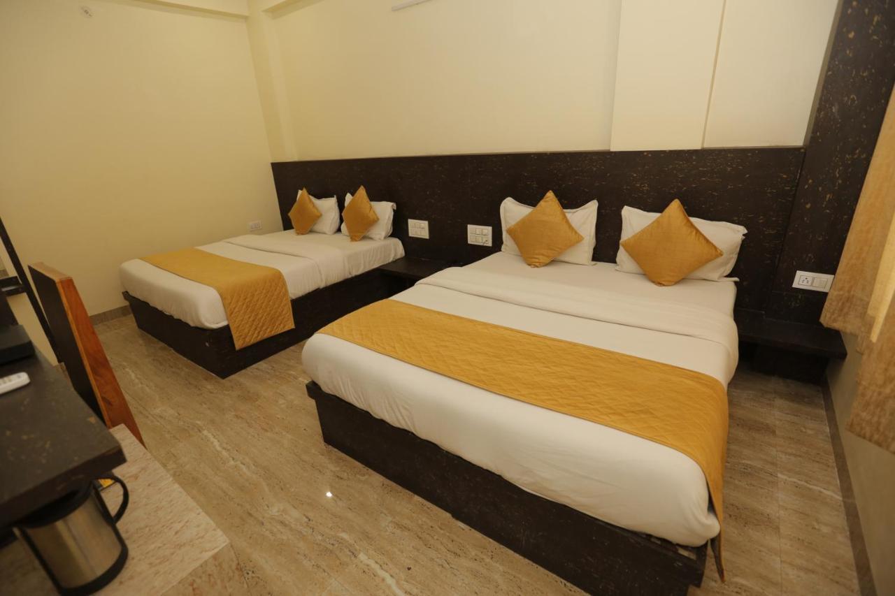 Raas Palace Hotel