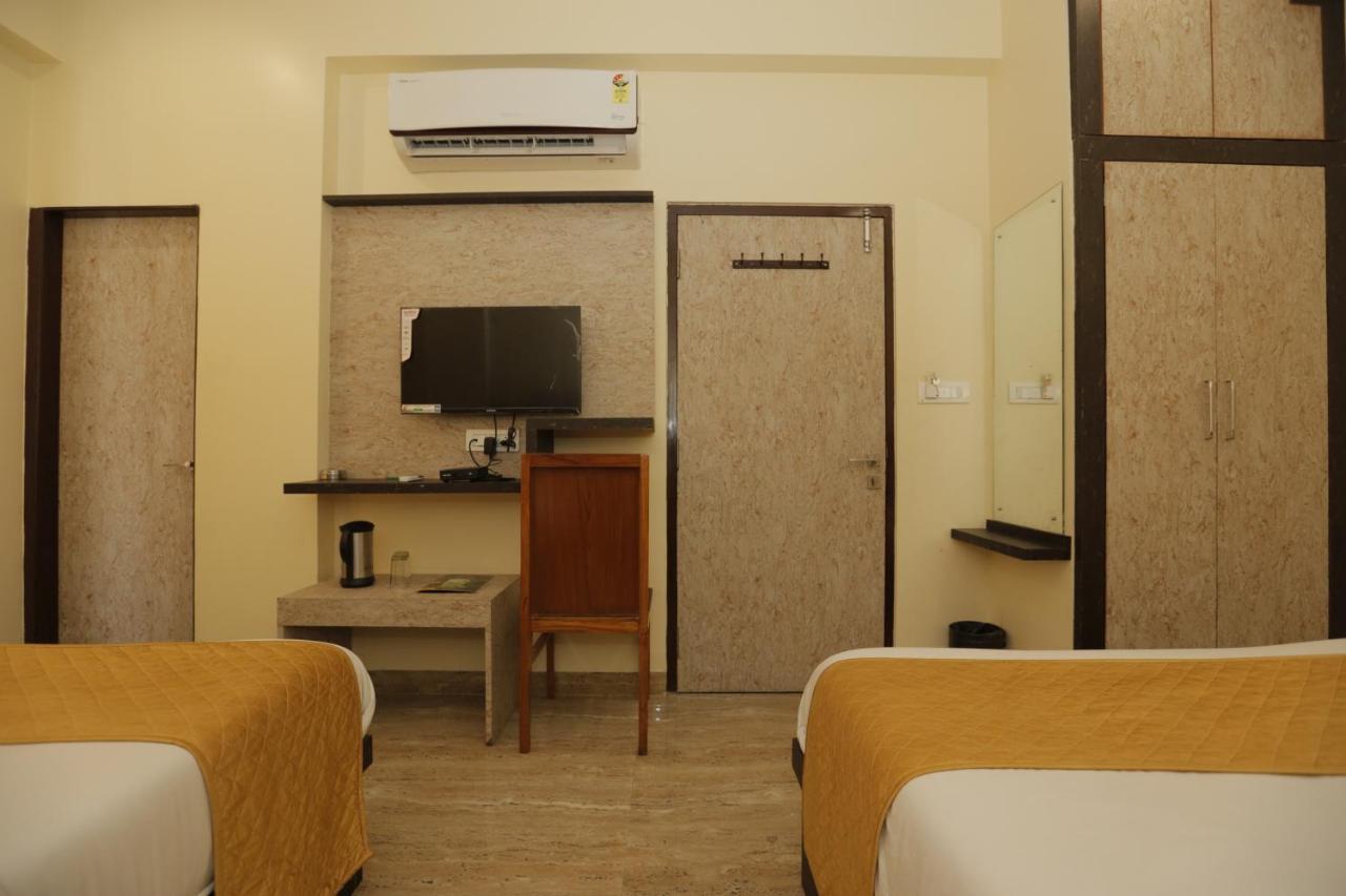 Hotel Raas Palace