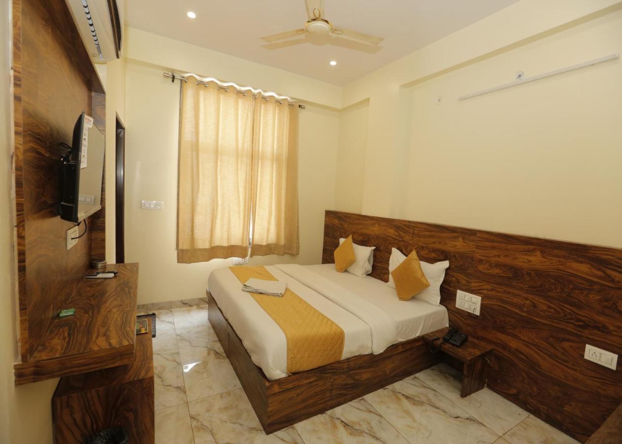 Raas Palace Hotel 3*
