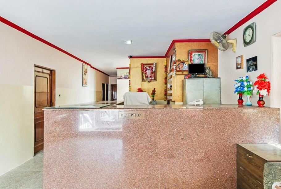 Hotel Apoorva Dlx *